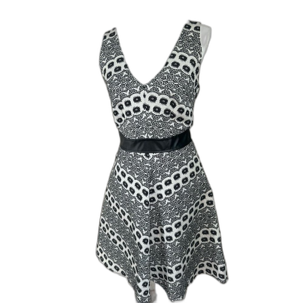 NWT Chelsea and Violet Women’s Medium Ivory Coast Dress Party Cocktail